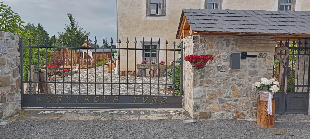 Místo konání akce na Kobylkově tvrzi