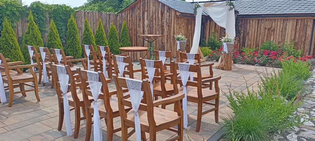 Garden ceremony area at Kobylkova Tvrz